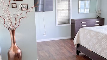 4 bedrooms, free WiFi, bed sheets