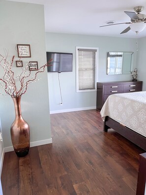 4 bedrooms, free WiFi, bed sheets
