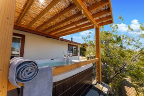 Bain à remous extérieur