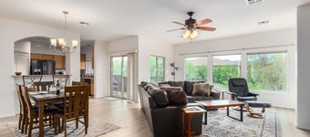Luxury 3 Bedroom + Office/Den Condo Fountain Hills