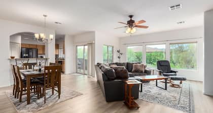 Luxury 3 Bedroom + Office/Den Condo Fountain Hills