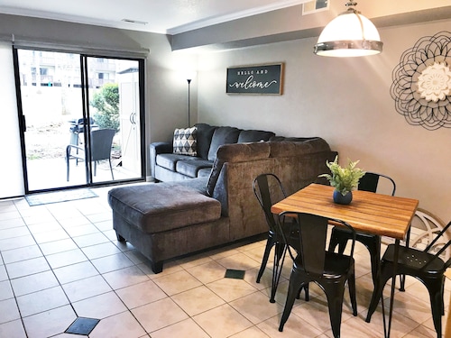 Fairfield Glade condo with King size bed, pet friendly and WiFi