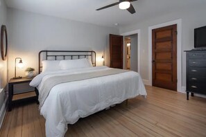 3 soverom, strykejern/-brett, wi-fi (inkludert) og sengetøy