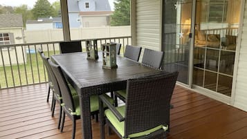 Outdoor dining