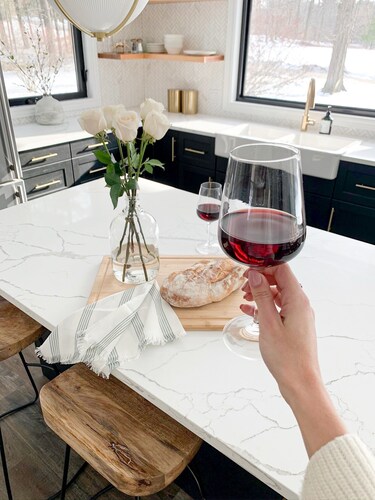 Family Style Cottage 5 minutes from the Gaslight District 