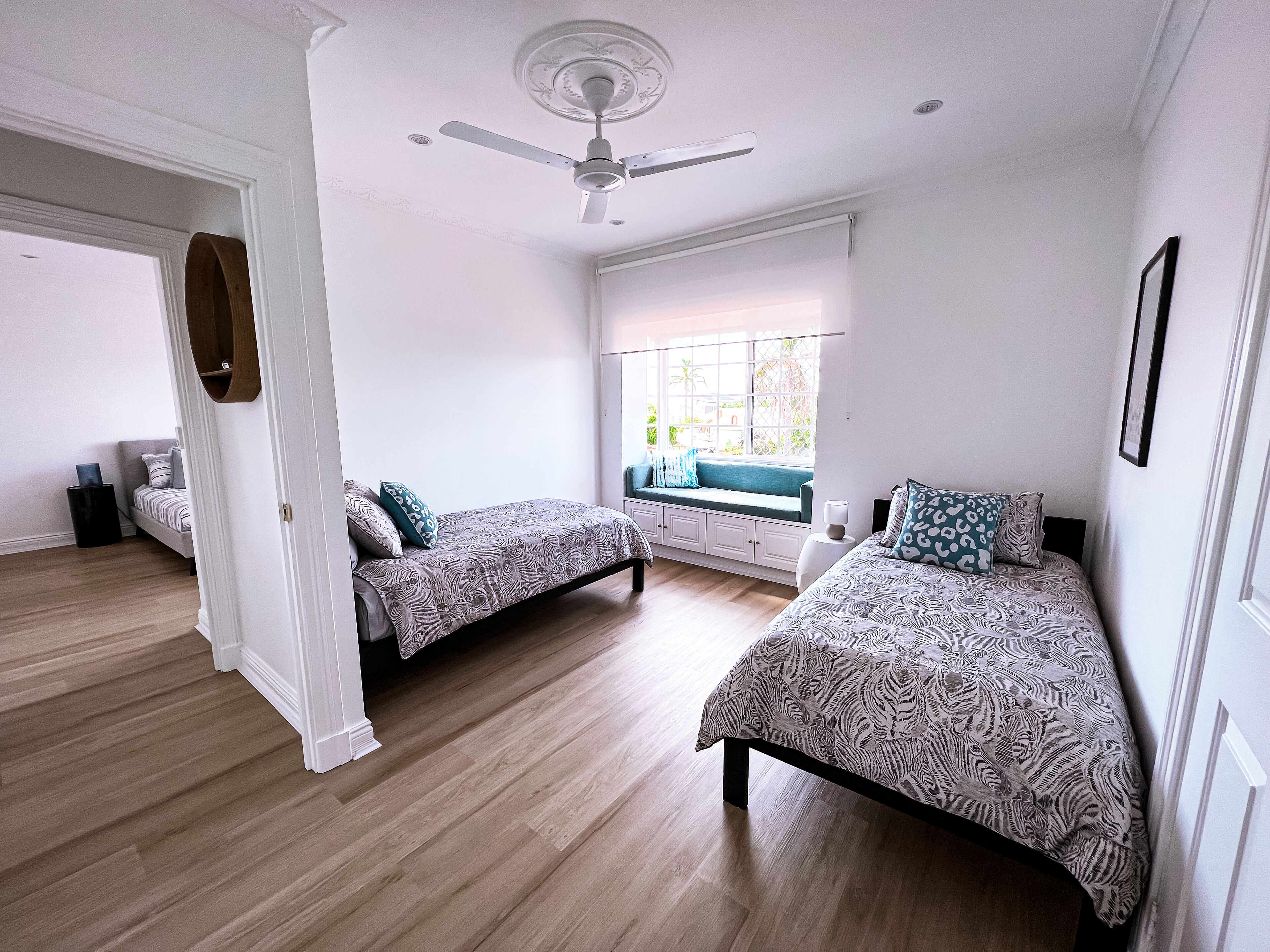 Mandurah Canal Front Luxury Living — image 13