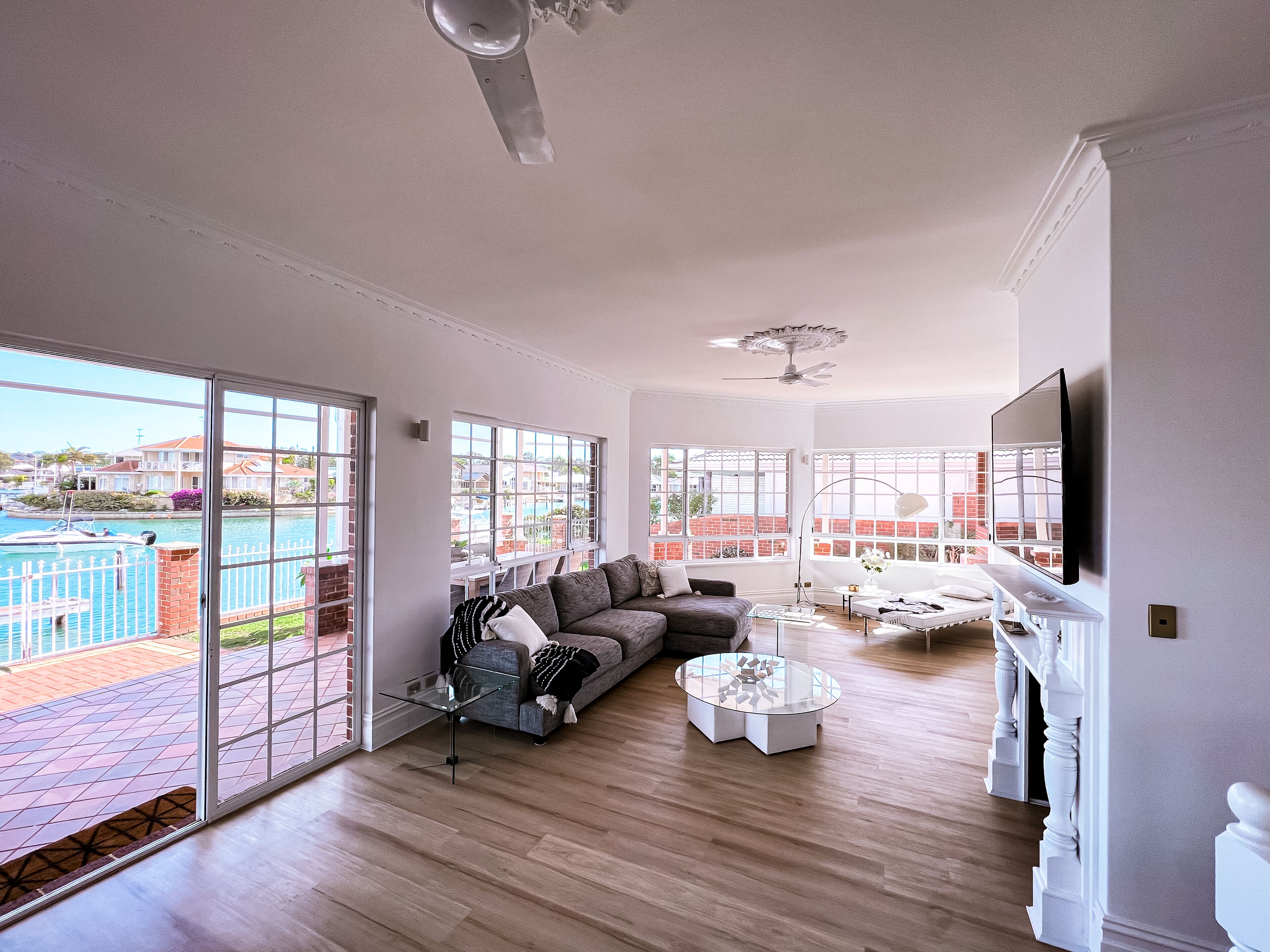 Mandurah Canal Front Luxury Living — image 5