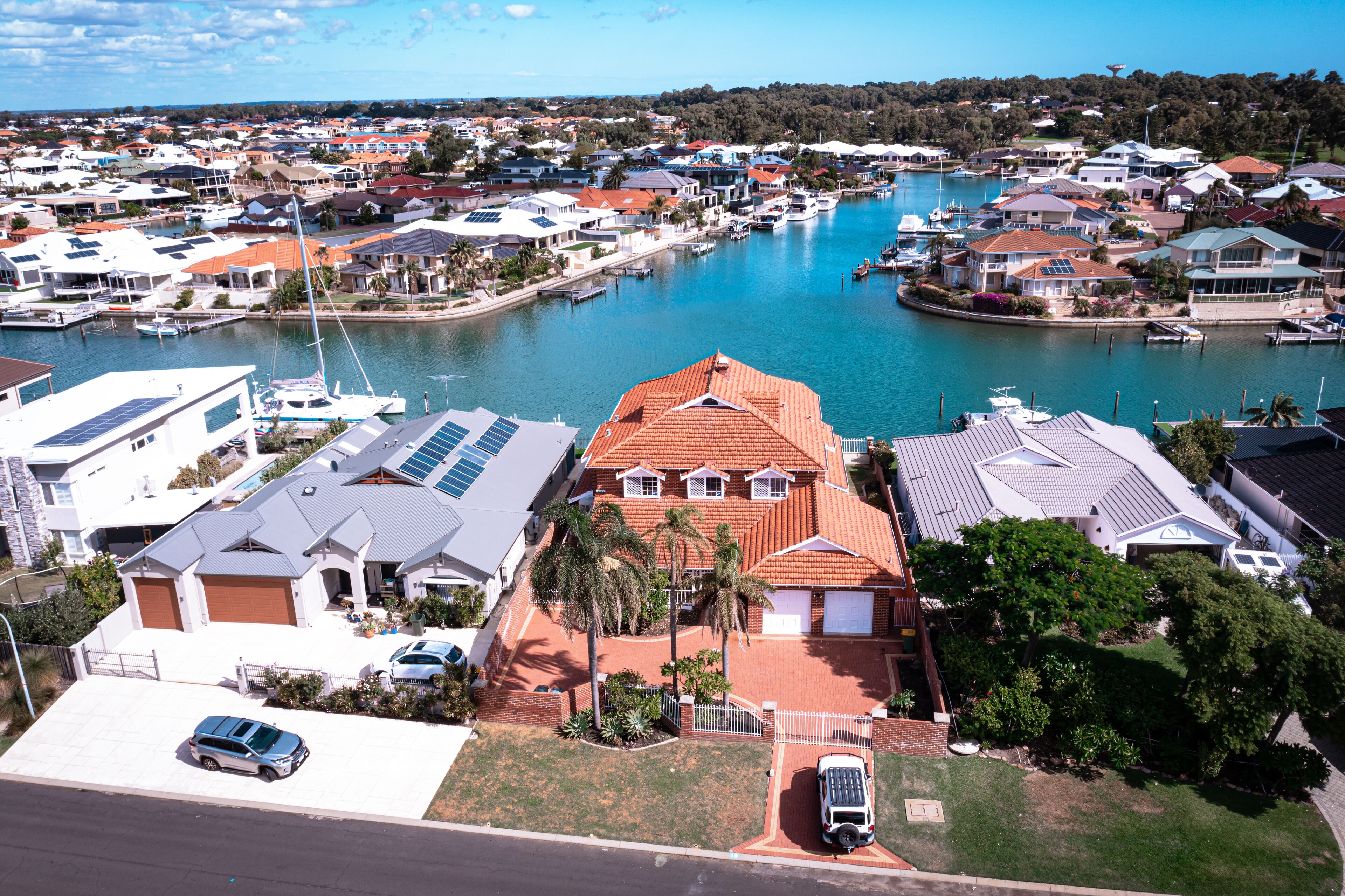 Mandurah Canal Front Luxury Living — image 20