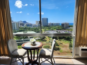 Dining - Little Paradise in Waikiki with Lovely Ocean -15th FL (Honolulu)