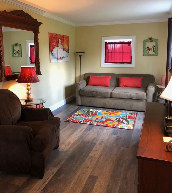 Suite Studio Standard | Espace de travail pour ordinateur portable, rideaux occultants