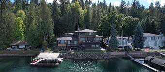 Fantastic Location, SW Corner of the Lake Between Country Club and Marina