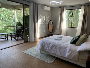 3 chambres, bureau, Wi-Fi gratuit, draps fournis