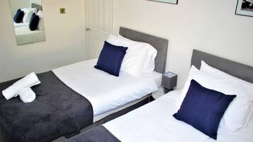 5 bedrooms, desk, iron/ironing board, free WiFi