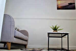 Interior - CITY CENTRE SPACIOUS 5 BEDROOMS HOUSE AYLESBURY (Buckinghamshire)