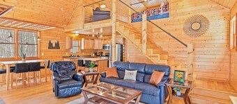 Private Modern Cabin with Hot Tub on 11 Acres - The Perfect Up North Getaway