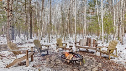 Private Modern Cabin with Hot Tub on 11 Acres - The Perfect Up North Getaway