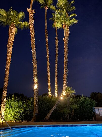 ★Golf & Couples Oasis★ Midcentury w/6 Pools, Hot Tub