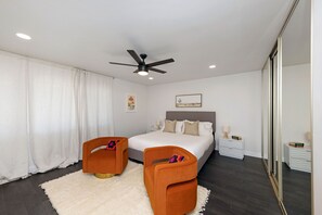 3 bedrooms, iron/ironing board, free WiFi, bed sheets