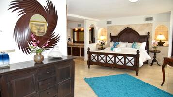 3 bedrooms, desk, iron/ironing board, travel cot