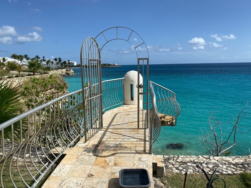 Rare Gem: 3-Bedroom with Direct Pool Access & Peloton Bike!