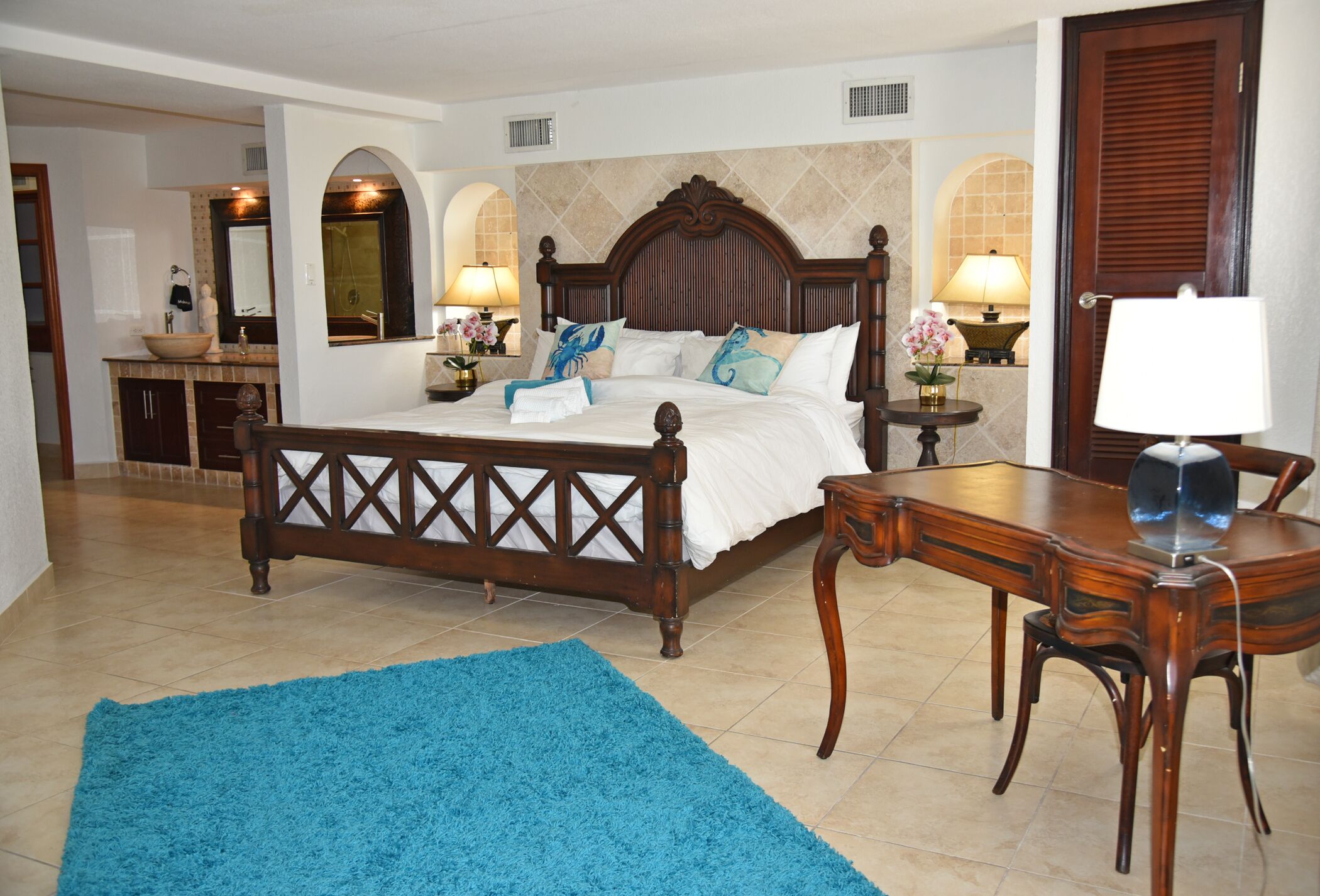 3 soveværelser, skrivebord, strygejern/strygebræt, weekendseng