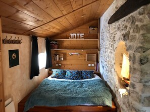 4 Schlafzimmer, Schreibtisch, Bügeleisen/Bügelbrett, Reisekinderbett