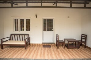 Building design - Mistly Plantation Bungalow (Valparai)