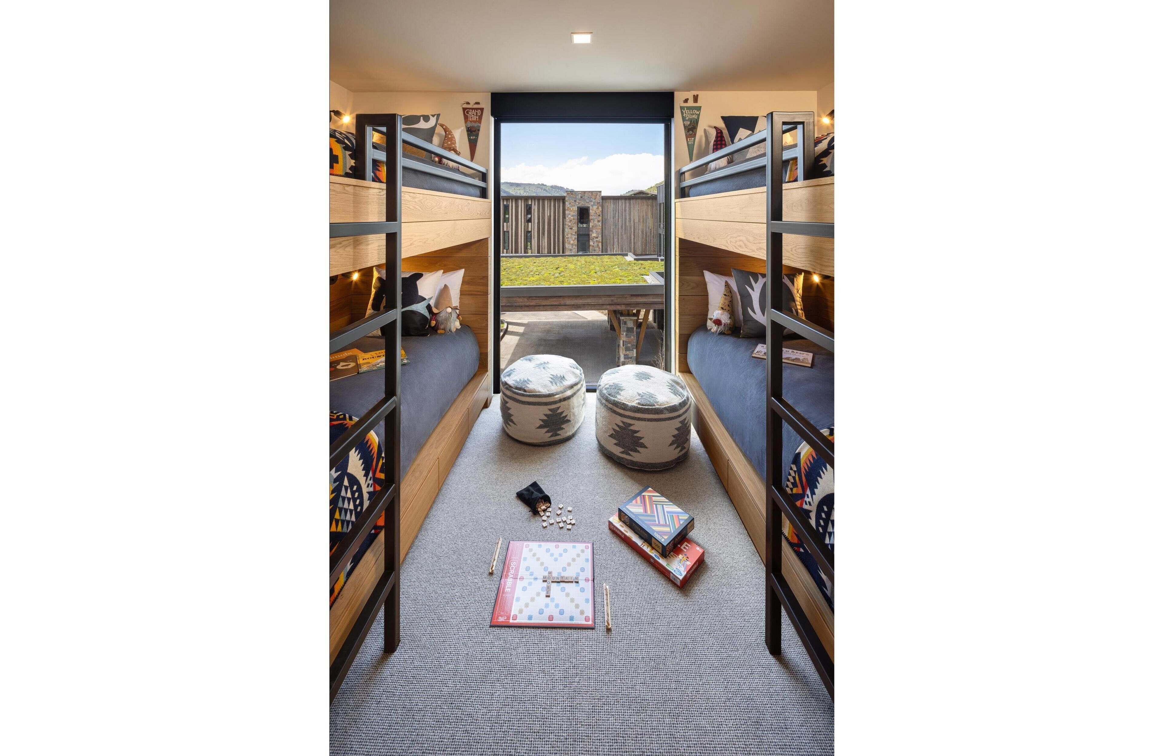 Premium bedding, pillowtop beds, free minibar, desk