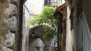 Enceinte de lâhĂ©bergement