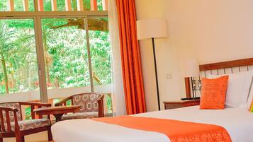 Coffres-forts dans les chambres, draps fournis