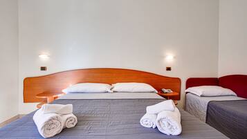 Minibar, Zimmersafe, kostenloses WLAN, Bettwäsche