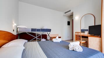 Minibar, in-room safe, free WiFi, bed sheets