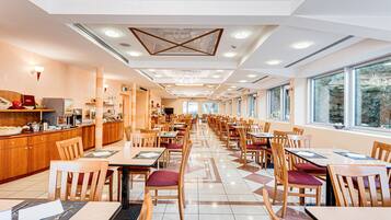 Lunch and dinner served