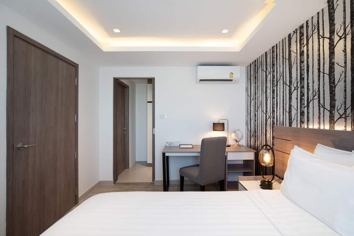 Family Quadruple Room | Premium bedding, free minibar items, in-room safe, desk