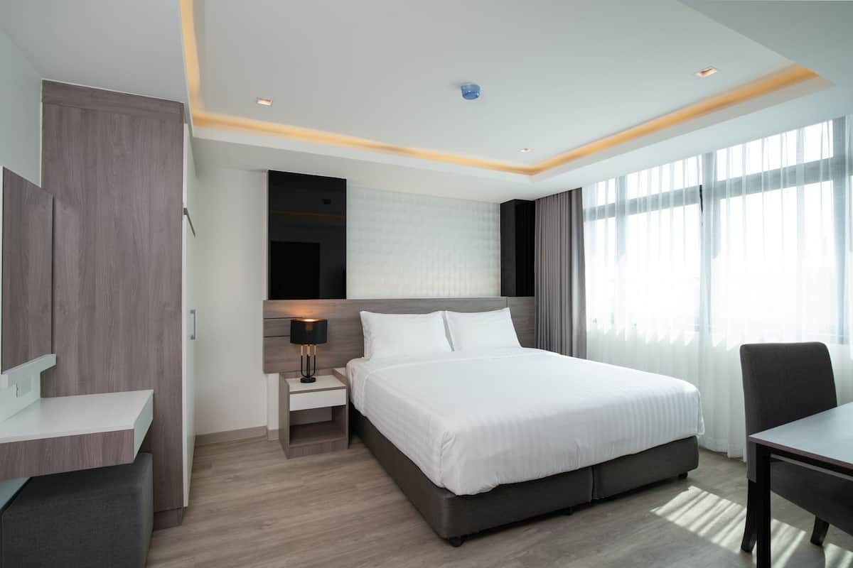 Family Quadruple Room | Premium bedding, free minibar items, in-room safe, desk