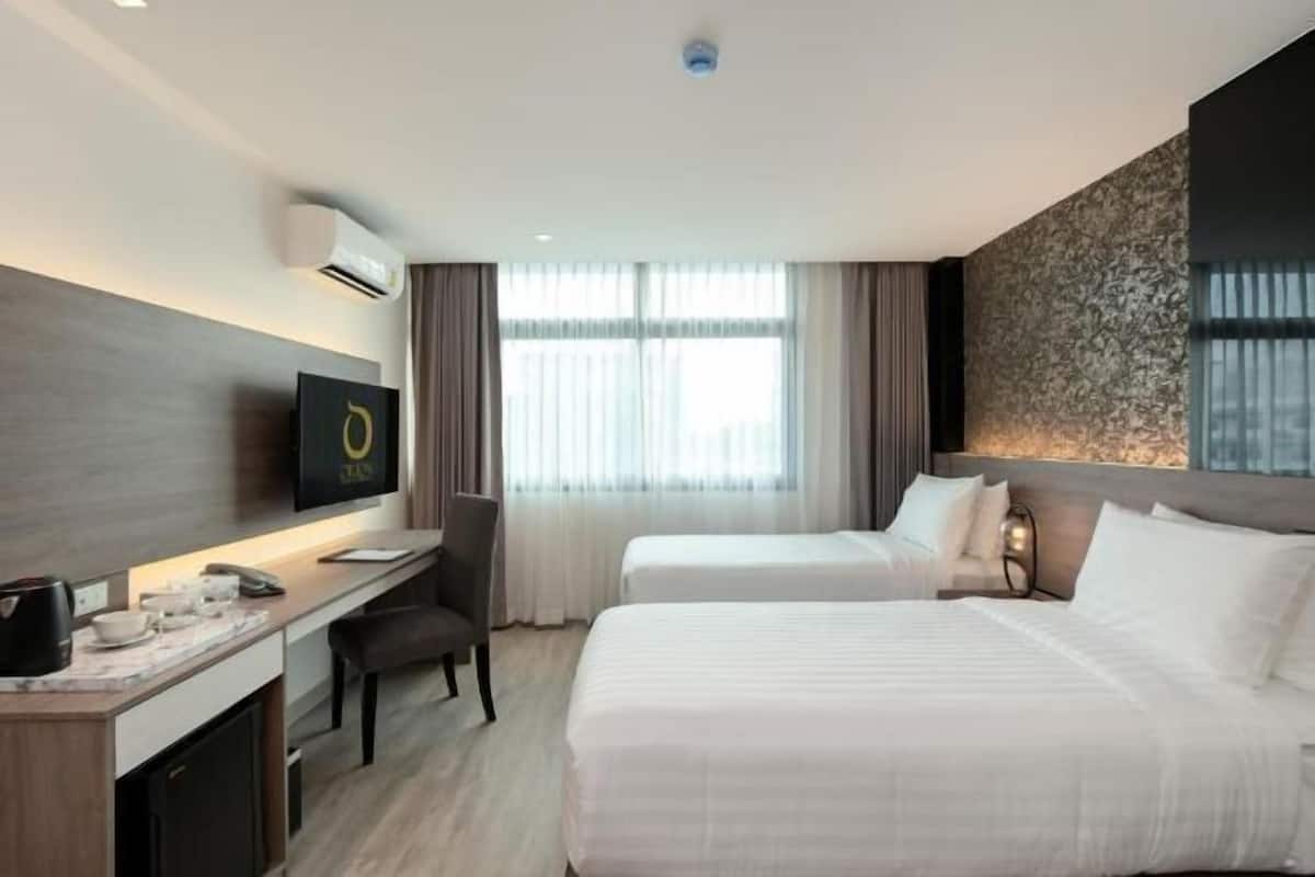 Premium bedding, free minibar items, in-room safe, desk