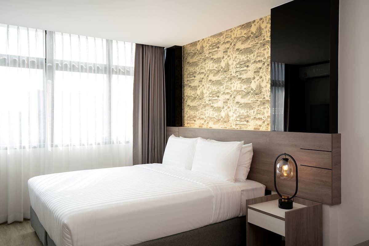 Premier Double Room | Premium bedding, free minibar items, in-room safe, desk