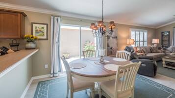 House, 3 Bedrooms | Dining