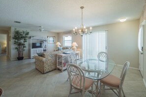 House, 2 Bedrooms | Dining