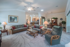 House, 3 Bedrooms | Living room - Bancroft Place 879 (The Villages)