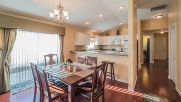 House, 2 Bedrooms | Dining