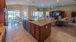 Private kitchen - Hensley Avenue 5829 (Wildwood)