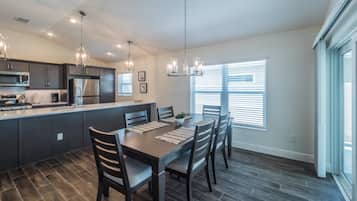 House, 3 Bedrooms | Dining
