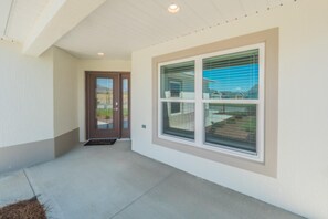 Room - Freitag Avenue 6003 (Wildwood)