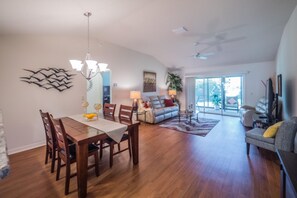 Casa, 3 habitaciones | Restaurantes