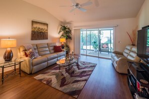 House, 3 Bedrooms | Living room - Dewitt Circle 3407 (Fruitland Park)