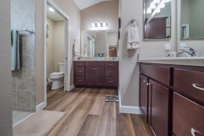 House, 3 Bedrooms | Bathroom | Towels - Nestlebranch Avenue 3488 (Wildwood)