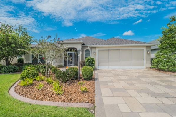 House, 3 Bedrooms | Exterior