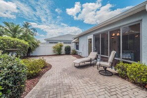 House, 2 Bedrooms | Exterior