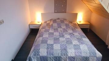 2 bedrooms, WiFi, bed sheets